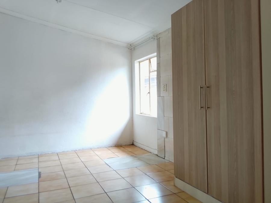 To Let 1 Bedroom Property for Rent in Oos Einde North West